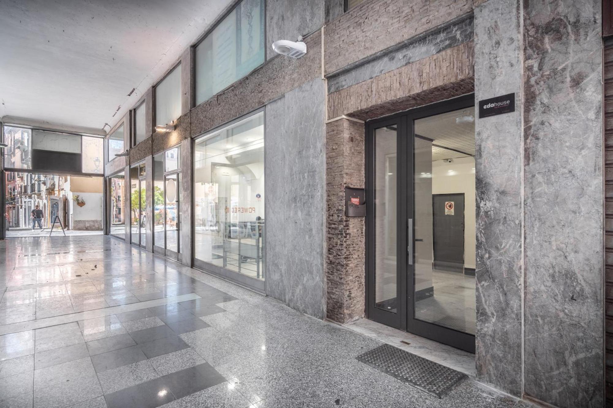 Casa Vacanza Angelina Via Mercanti Centro Storico Salerno Buitenkant foto